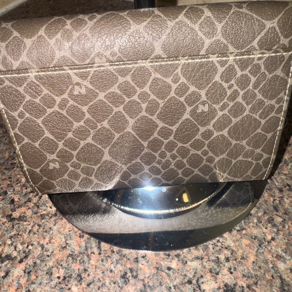 Nina Ricci Textured Brown Accessory - Picture 3 of 5